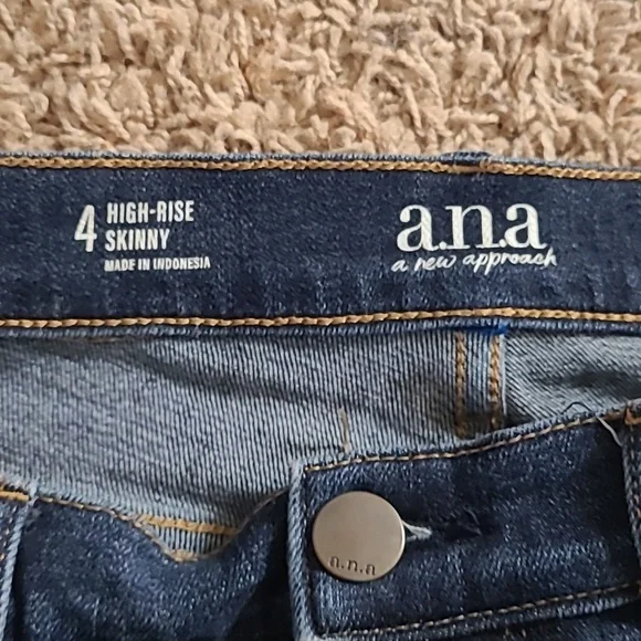 a.n.a | Denim High-Rise Skinny Fit Stretch Jeans with 4-Button Fly in Size 4 - Picture 5 of 6